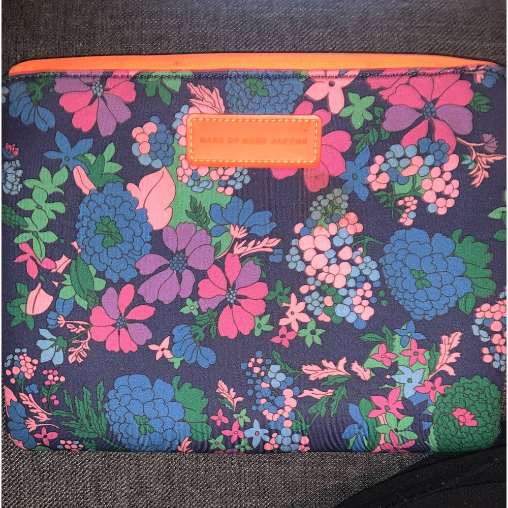 MARC JACOBS FLORAL IPAD/MULTIMEDIA CASE